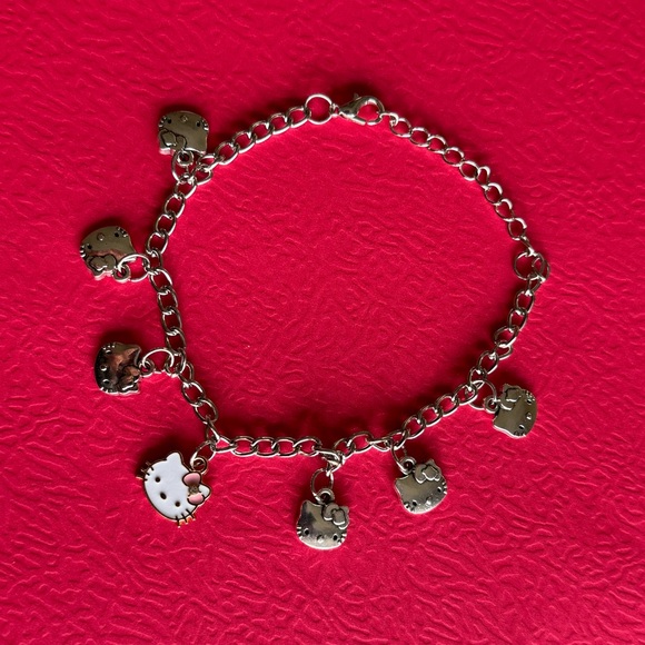 Hello Kitty Bracelet - Adjustable - Picture 4 of 8